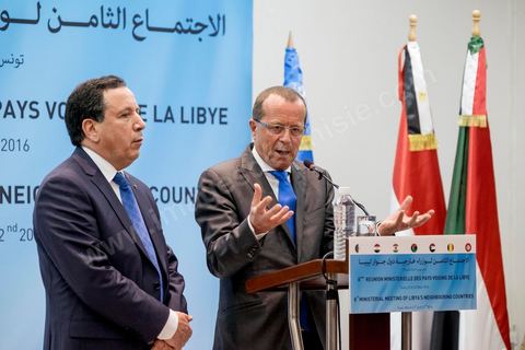 March 22, 2016: Press conference by Tunisian Foreign Minister Khemaies Jhinaoui and the United Nations Secretary-General’s Special Envoy for Libya, Martin Kobler, following two days of deliberations at the 8th Ministerial Meeting of Libya’s Neighboring Countries in Tunis. Mr. Jhinaoui emphasized that the control of certain regions of Libya by terrorist organizations was a source of “extreme concern.” It is therefore imperative to “accelerate” the Presidential Council of the Government of National Accord taking office so that it can begin its mission to combat terrorism, he added. For his part, Kobler assessed that the political process in Libya was “precarious” because some members of parliament had abstained from voting on the Government of National Accord, in addition to statements by certain parties regarding their intention to prevent this government from entering the capital to assume office.