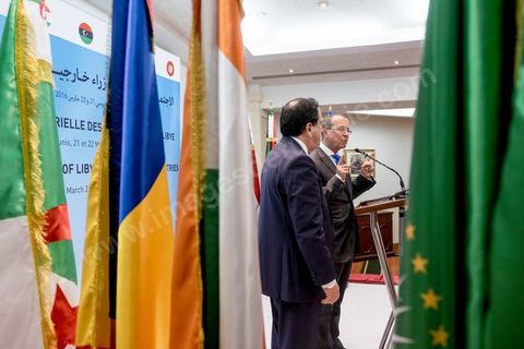 March 22, 2016: Press conference by Tunisian Foreign Minister Khemaies Jhinaoui and the United Nations Secretary-General’s Special Envoy for Libya, Martin Kobler, following two days of deliberations at the 8th Ministerial Meeting of Libya’s Neighboring Countries in Tunis. Mr. Jhinaoui emphasized that the control of certain regions of Libya by terrorist organizations was a source of “extreme concern.” It is therefore imperative to “accelerate” the Presidential Council of the Government of National Accord taking office so that it can begin its mission to combat terrorism, he added. For his part, Kobler assessed that the political process in Libya was “precarious” because some members of parliament had abstained from voting on the Government of National Accord, in addition to statements by certain parties regarding their intention to prevent this government from entering the capital to assume office.