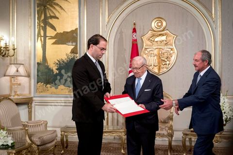 August 3, 2016: Following a meeting of the parties in the National Union coalition, Tunisian President Béji Caïd Essebsi met with Youssef Chahed to present him with the official letter appointing him as Prime Minister and tasking him with forming the new Tunisian national unity government within the next 30 days, following the dismissal of Habib Essid last weekend. Previously the Minister of Local Affairs, the 40-year-old succeeds Habib Essid as head of the government. On Saturday, members of parliament withdrew their confidence in his government, just 18 months after his appointment.