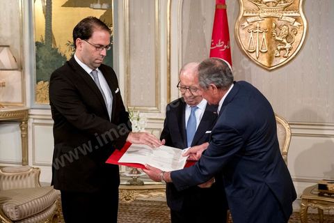 August 3, 2016: Following a meeting of the parties in the National Union coalition, Tunisian President Béji Caïd Essebsi met with Youssef Chahed to present him with the official letter appointing him as Prime Minister and tasking him with forming the new Tunisian national unity government within the next 30 days, following the dismissal of Habib Essid last weekend. Previously the Minister of Local Affairs, the 40-year-old succeeds Habib Essid as head of the government. On Saturday, members of parliament withdrew their confidence in his government, just 18 months after his appointment.