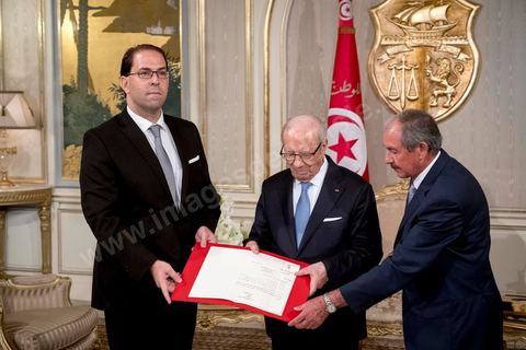 August 3, 2016: Following a meeting of the parties in the National Union coalition, Tunisian President Béji Caïd Essebsi met with Youssef Chahed to present him with the official letter appointing him as Prime Minister and tasking him with forming the new Tunisian national unity government within the next 30 days, following the dismissal of Habib Essid last weekend. Previously the Minister of Local Affairs, the 40-year-old succeeds Habib Essid as head of the government. On Saturday, members of parliament withdrew their confidence in his government, just 18 months after his appointment.
