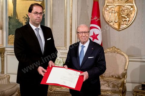 August 3, 2016: Following a meeting of the parties in the National Union coalition, Tunisian President Béji Caïd Essebsi met with Youssef Chahed to present him with the official letter appointing him as Prime Minister and tasking him with forming the new Tunisian national unity government within the next 30 days, following the dismissal of Habib Essid last weekend. Previously the Minister of Local Affairs, the 40-year-old succeeds Habib Essid as head of the government. On Saturday, members of parliament withdrew their confidence in his government, just 18 months after his appointment.