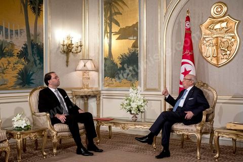 August 3, 2016: Following a meeting of the parties in the National Union coalition, Tunisian President Béji Caïd Essebsi met with Youssef Chahed to present him with the official letter appointing him as Prime Minister and tasking him with forming the new Tunisian national unity government within the next 30 days, following the dismissal of Habib Essid last weekend. Previously the Minister of Local Affairs, the 40-year-old succeeds Habib Essid as head of the government. On Saturday, members of parliament withdrew their confidence in his government, just 18 months after his appointment.