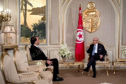 August 3, 2016: Following a meeting of the parties in the National Union coalition, Tunisian President Béji Caïd Essebsi met with Youssef Chahed to present him with the official letter appointing him as Prime Minister and tasking him with forming the new Tunisian national unity government within the next 30 days, following the dismissal of Habib Essid last weekend. Previously the Minister of Local Affairs, the 40-year-old succeeds Habib Essid as head of the government. On Saturday, members of parliament withdrew their confidence in his government, just 18 months after his appointment.