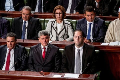 26 août 2016 : Discours pour vote de confiance du nouveau Premier Ministre Youssef Chached devant les députés à l'Assemblée des Représentants du Peuple et présentation de sa nouvelle équipe gouvernementale d'union nationale composée de 26 ministres et 14 secrétaires d'état. Il a annoncé notamment une série de mesures en faveur de la lutte contre le terrorisme et la corruption, pour la relance de l'économie et des investissements. Après avoir posé un bilan inquiétant de l'économie tunisienne et de sa dett, il promet de s'attaquer à la réforme de l'administration, avec notamment réduction du nombre de fonctionnaires. 