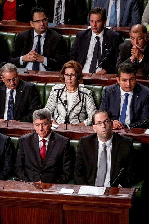 26 août 2016 : Discours pour vote de confiance du nouveau Premier Ministre Youssef Chached devant les députés à l'Assemblée des Représentants du Peuple et présentation de sa nouvelle équipe gouvernementale d'union nationale composée de 26 ministres et 14 secrétaires d'état. Il a annoncé notamment une série de mesures en faveur de la lutte contre le terrorisme et la corruption, pour la relance de l'économie et des investissements. Après avoir posé un bilan inquiétant de l'économie tunisienne et de sa dett, il promet de s'attaquer à la réforme de l'administration, avec notamment réduction du nombre de fonctionnaires. 