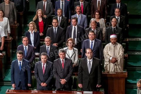 26 août 2016 : Discours pour vote de confiance du nouveau Premier Ministre Youssef Chached devant les députés à l'Assemblée des Représentants du Peuple et présentation de sa nouvelle équipe gouvernementale d'union nationale composée de 26 ministres et 14 secrétaires d'état. Il a annoncé notamment une série de mesures en faveur de la lutte contre le terrorisme et la corruption, pour la relance de l'économie et des investissements. Après avoir posé un bilan inquiétant de l'économie tunisienne et de sa dett, il promet de s'attaquer à la réforme de l'administration, avec notamment réduction du nombre de fonctionnaires. 