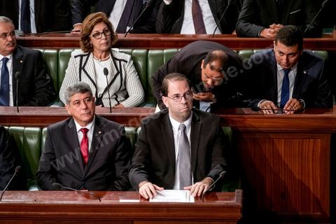 26 août 2016 : Discours pour vote de confiance du nouveau Premier Ministre Youssef Chached devant les députés à l'Assemblée des Représentants du Peuple et présentation de sa nouvelle équipe gouvernementale d'union nationale composée de 26 ministres et 14 secrétaires d'état. Il a annoncé notamment une série de mesures en faveur de la lutte contre le terrorisme et la corruption, pour la relance de l'économie et des investissements. Après avoir posé un bilan inquiétant de l'économie tunisienne et de sa dett, il promet de s'attaquer à la réforme de l'administration, avec notamment réduction du nombre de fonctionnaires. 