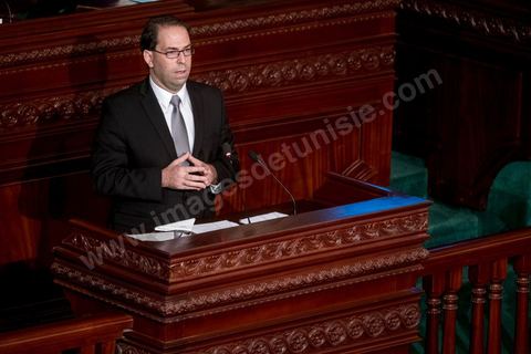 26 août 2016 : Discours pour vote de confiance du nouveau Premier Ministre Youssef Chached devant les députés à l'Assemblée des Représentants du Peuple et présentation de sa nouvelle équipe gouvernementale d'union nationale composée de 26 ministres et 14 secrétaires d'état. Il a annoncé notamment une série de mesures en faveur de la lutte contre le terrorisme et la corruption, pour la relance de l'économie et des investissements. Après avoir posé un bilan inquiétant de l'économie tunisienne et de sa dett, il promet de s'attaquer à la réforme de l'administration, avec notamment réduction du nombre de fonctionnaires. 