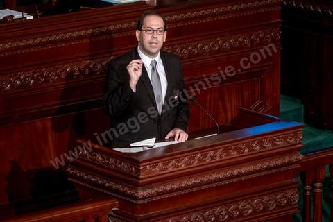 26 août 2016 : Discours pour vote de confiance du nouveau Premier Ministre Youssef Chached devant les députés à l'Assemblée des Représentants du Peuple et présentation de sa nouvelle équipe gouvernementale d'union nationale composée de 26 ministres et 14 secrétaires d'état. Il a annoncé notamment une série de mesures en faveur de la lutte contre le terrorisme et la corruption, pour la relance de l'économie et des investissements. Après avoir posé un bilan inquiétant de l'économie tunisienne et de sa dett, il promet de s'attaquer à la réforme de l'administration, avec notamment réduction du nombre de fonctionnaires. 
