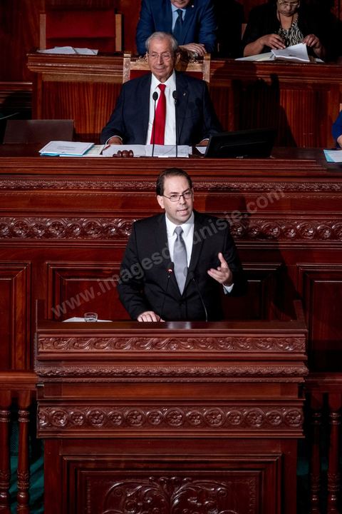 26 août 2016 : Discours pour vote de confiance du nouveau Premier Ministre Youssef Chached devant les députés à l'Assemblée des Représentants du Peuple et présentation de sa nouvelle équipe gouvernementale d'union nationale composée de 26 ministres et 14 secrétaires d'état. Il a annoncé notamment une série de mesures en faveur de la lutte contre le terrorisme et la corruption, pour la relance de l'économie et des investissements. Après avoir posé un bilan inquiétant de l'économie tunisienne et de sa dett, il promet de s'attaquer à la réforme de l'administration, avec notamment réduction du nombre de fonctionnaires. 