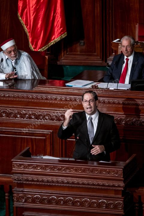 26 août 2016 : Discours pour vote de confiance du nouveau Premier Ministre Youssef Chached devant les députés à l'Assemblée des Représentants du Peuple et présentation de sa nouvelle équipe gouvernementale d'union nationale composée de 26 ministres et 14 secrétaires d'état. Il a annoncé notamment une série de mesures en faveur de la lutte contre le terrorisme et la corruption, pour la relance de l'économie et des investissements. Après avoir posé un bilan inquiétant de l'économie tunisienne et de sa dett, il promet de s'attaquer à la réforme de l'administration, avec notamment réduction du nombre de fonctionnaires. 