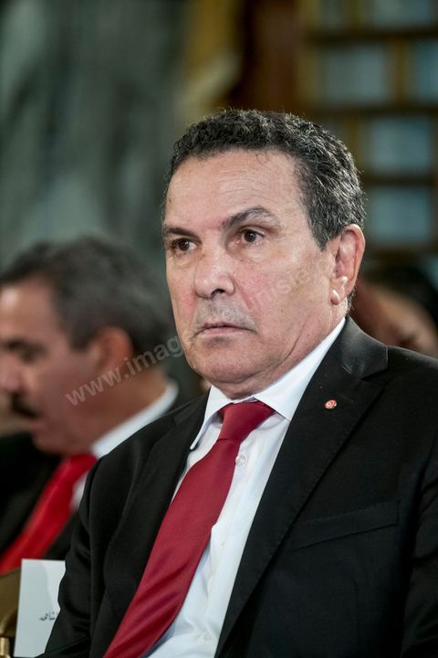 27 aout 2016 : Farhat Horchani, Ministre d ela Défense, à la prestation de serment du nouveau gouvernement de Youssef Chahed devant le Président de la République Béji Caïd Essebsi à Carthage. Au lendemain du vote de confiance à l'ARP, les membres du nouveau gouvernement se sont rendus à Carthage pour la prestation de serment et la photo de groupe du gouvernement. Le gouvernement a obtenu 167 voix de confiance et 22 députés ont voté contre et 5 autres ont préféré s’abstenir.