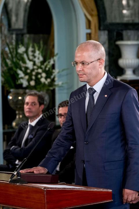 27 aout 2016 : à la prestation de serment du nouveau gouvernement de Youssef Chahed devant le Président de la République Béji Caïd Essebsi à Carthage. Au lendemain du vote de confiance à l'ARP, les membres du nouveau gouvernement se sont rendus à Carthage pour la prestation de serment et la photo de groupe du gouvernement. Le gouvernement a obtenu 167 voix de confiance et 22 députés ont voté contre et 5 autres ont préféré s’abstenir.