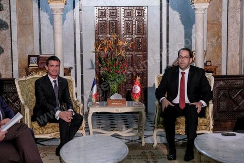28 novembre 2016 : À la veille de la conférence internationale Tunisia 2020, Manuel Valls, Premier ministre français, était aux côtés de son homologue Youssef Chahed au Palais de la Kasbah à Tunis, à l’occasion de la signature d’une panoplie d’accords entre la Tunisie et la France, dans le cadre de la coopération économique unissant les deux pays.