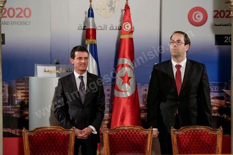 28 novembre 2016 : À la veille de la conférence internationale Tunisia 2020, Manuel Valls, Premier ministre français, était aux côtés de son homologue Youssef Chahed au Palais de la Kasbah à Tunis, à l’occasion de la signature d’une panoplie d’accords entre la Tunisie et la France, dans le cadre de la coopération économique unissant les deux pays.