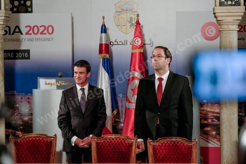 28 novembre 2016 : À la veille de la conférence internationale Tunisia 2020, Manuel Valls, Premier ministre français, était aux côtés de son homologue Youssef Chahed au Palais de la Kasbah à Tunis, à l’occasion de la signature d’une panoplie d’accords entre la Tunisie et la France, dans le cadre de la coopération économique unissant les deux pays.