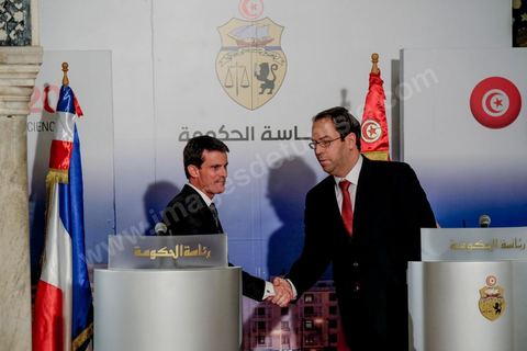 28 novembre 2016 : À la veille de la conférence internationale Tunisia 2020, Manuel Valls, Premier ministre français, était aux côtés de son homologue Youssef Chahed au Palais de la Kasbah à Tunis, à l’occasion de la signature d’une panoplie d’accords entre la Tunisie et la France, dans le cadre de la coopération économique unissant les deux pays.