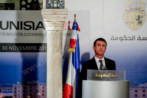 28 novembre 2016 : À la veille de la conférence internationale Tunisia 2020, Manuel Valls, Premier ministre français, était aux côtés de son homologue Youssef Chahed au Palais de la Kasbah à Tunis, à l’occasion de la signature d’une panoplie d’accords entre la Tunisie et la France, dans le cadre de la coopération économique unissant les deux pays.