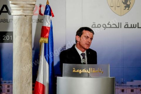 28 novembre 2016 : À la veille de la conférence internationale Tunisia 2020, Manuel Valls, Premier ministre français, était aux côtés de son homologue Youssef Chahed au Palais de la Kasbah à Tunis, à l’occasion de la signature d’une panoplie d’accords entre la Tunisie et la France, dans le cadre de la coopération économique unissant les deux pays.