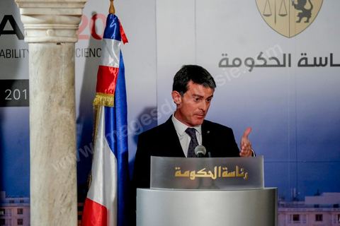 28 novembre 2016 : À la veille de la conférence internationale Tunisia 2020, Manuel Valls, Premier ministre français, était aux côtés de son homologue Youssef Chahed au Palais de la Kasbah à Tunis, à l’occasion de la signature d’une panoplie d’accords entre la Tunisie et la France, dans le cadre de la coopération économique unissant les deux pays.
