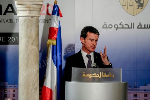 28 novembre 2016 : À la veille de la conférence internationale Tunisia 2020, Manuel Valls, Premier ministre français, était aux côtés de son homologue Youssef Chahed au Palais de la Kasbah à Tunis, à l’occasion de la signature d’une panoplie d’accords entre la Tunisie et la France, dans le cadre de la coopération économique unissant les deux pays.
