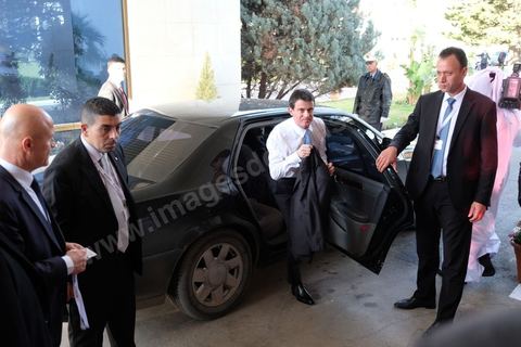 29 novembre 2016 : Manuel Valls, Premier ministre français, à la Cérémonie d'ouverture de la Conférence Tunisia 2020 par président Tunisien Beji Caid Essebsi, avec Emir du Qatar, Premiers Ministres tunisien, français et algérien.