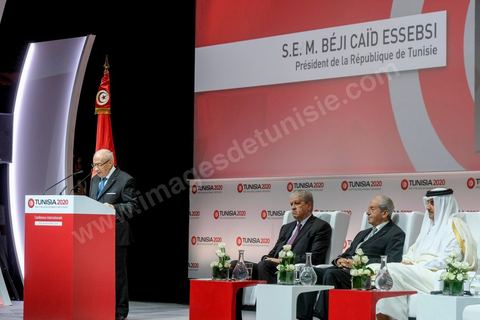 29 novembre 2016 : Béji Caïd Essebsi, Président de la Tunisie, à la Cérémonie d'ouverture de la Conférence Tunisia 2020 par président Tunisien Beji Caid Essebsi, avec Emir du Qatar, Premiers Ministres tunisien, français et algérien.