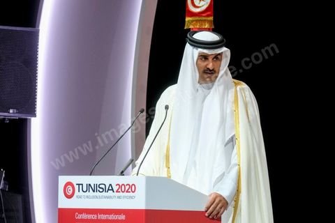 29 novembre 2016 : Emir Tamim ben Hamad Al Thani, Emir du Qatar. Cérémonie d'ouverture de la Conférence Tunisia 2020 par président Tunisien Beji Caid Essebsi, avec Emir du Qatar, Premiers Ministres tunisien, français et algérien.