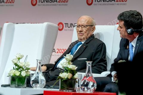 29 novembre 2016 : Béji Caïd Essebsi, Président de la Tunisie, à la Cérémonie d'ouverture de la Conférence Tunisia 2020 par président Tunisien Beji Caid Essebsi, avec Emir du Qatar, Premiers Ministres tunisien, français et algérien.