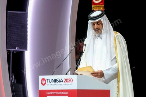 29 novembre 2016 : Emir Tamim ben Hamad Al Thani, Emir du Qatar. Cérémonie d'ouverture de la Conférence Tunisia 2020 par président Tunisien Beji Caid Essebsi, avec Emir du Qatar, Premiers Ministres tunisien, français et algérien.