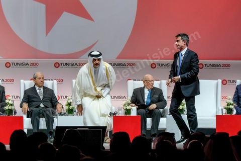 29 novembre 2016 : Manuel Valls, Premier ministre français, à la Cérémonie d'ouverture de la Conférence Tunisia 2020 par président Tunisien Beji Caid Essebsi, avec Emir du Qatar, Premiers Ministres tunisien, français et algérien.