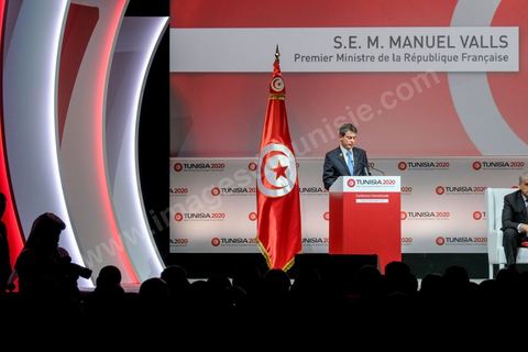 29 novembre 2016 : Manuel Valls, Premier ministre français, à la Cérémonie d'ouverture de la Conférence Tunisia 2020 par président Tunisien Beji Caid Essebsi, avec Emir du Qatar, Premiers Ministres tunisien, français et algérien.
