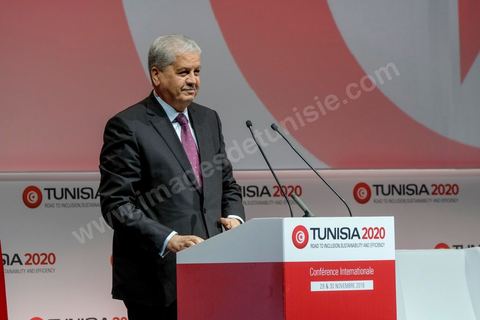 29 novembre 2016 : Abdelmalek Sellal, Premier ministre algérien, à la Cérémonie d'ouverture de la Conférence Tunisia 2020 par président Tunisien Beji Caid Essebsi, avec Emir du Qatar, Premiers Ministres tunisien, français et algérien.