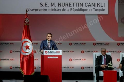29 novembre 2016 : Nurettin Canikli, vice premier ministre de Turquie. Cérémonie d'ouverture de la Conférence Tunisia 2020 par président Tunisien Beji Caid Essebsi, avec Emir du Qatar, Premiers Ministres tunisien, français et algérien.