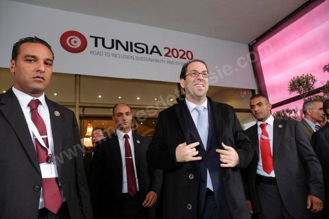 29 novembre 2016 : Youssef Chahed, Premier ministre. Cérémonie d'ouverture de la Conférence Tunisia 2020 par président Tunisien Beji Caid Essebsi, avec Emir du Qatar, Premiers Ministres tunisien, français et algérien.