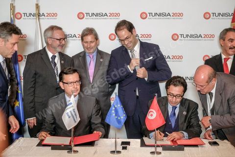 29 novembre 2016 : signatures de contrats entre la BEI et la Tunisie pour nouveaux financements d'un montant de 389 millions d'euros dans les secteurs clefs de l'innovation, du soutien aux entreprises et de l'action climatique. En présence de Werner Hoyer, président de la BEI, Youssef Chahed, Premier ministre, Fadhel Abdelkefi, ministre de la coopération, Roman Escolano, Vice Président BEI, les PDG de l'ONAS et STEG ...