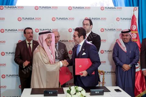 30 novembre 2016 : signatures de contrats avec le Qatar et l'Arabie Saoudide dans le cadre de la conférence internationale Tunisia2020 signatures de contrat