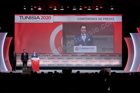 30 novembre 2016 : conférence de presse de cloture de Tunisia 2020 par Youssef Chahed, Premier Ministre et Fadel Abdelkefi, ministre de l'Investissement, du développement et de la coopération internationale.