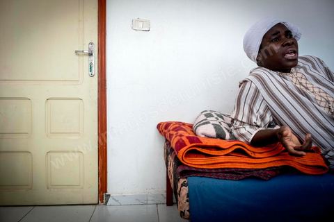 June 10, 2017: At the reception center for African migrants in Medenine, in southern Tunisia, more than 250 refugees have found shelter and rest here after long, dangerous, and exhausting journeys. Coming from Côte d’Ivoire, Burkina Faso, Mali, Sierra Leone, and other countries—dozens of nationalities from sub-Saharan Africa—they have reached the Tunisian coast on their journey toward a better future. Welcomed by volunteers from the Tunisian Red Crescent under the leadership of Dr. Mongi Slim, the teams in Medenine work tirelessly every day to provide quality care and a place for rest and reflection, despite limited resources. Each of these migrants has endured an ordeal—often a long and terrible story—including exposure to Libya’s networks of slavery and human exploitation. Newborns, children, women—many of whom are pregnant—and men find one of their very first moments of respite in this university dormitory. 