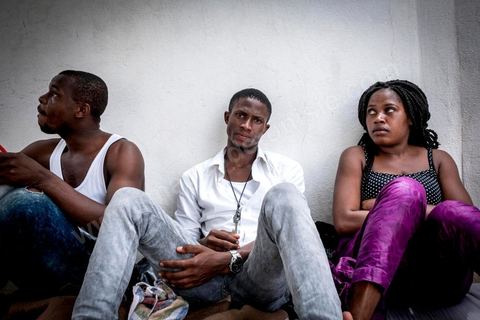 June 10, 2017: At the reception center for African migrants in Medenine, in southern Tunisia, more than 250 refugees have found shelter and rest here after long, dangerous, and exhausting journeys. Coming from Côte d’Ivoire, Burkina Faso, Mali, Sierra Leone, and other countries—dozens of nationalities from sub-Saharan Africa—they have reached the Tunisian coast on their journey toward a better future. Welcomed by volunteers from the Tunisian Red Crescent under the leadership of Dr. Mongi Slim, the teams in Medenine work tirelessly every day to provide quality care and a place for rest and reflection, despite limited resources. Each of these migrants has endured an ordeal—often a long and terrible story—including exposure to Libya’s networks of slavery and human exploitation. Newborns, children, women—many of whom are pregnant—and men find one of their very first moments of respite in this university dormitory. 