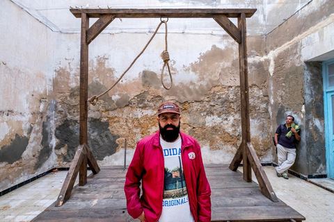 October 4, 2017: Dream City, Tunis Medina. Exhibition by Malek Gnaoui
titled “0904”: on a vacant lot, nothing remains of the prison that loomed over the heart of Tunis for decades.The artist explores the memory of the place through the recollections of former inmates of the infamous Tunisian “April 9” prison, thereby reconstructing an archive based on the subjectivity of images, stories, and feelings, drawing on the memories of those who frequented the place, who were incarcerated primarily for criminal offenses.
Using memory as a gateway to the prison, he highlights the impact of incarceration on human beings and all the social problems it generates.