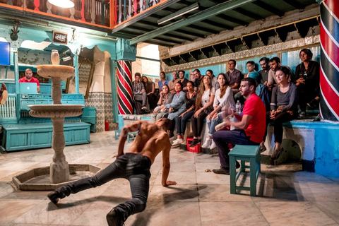 October 4, 2017: Dream City in the medina of Tunis. A dance performance by Rochdi Belgasmi in a traditional hammam.
“Arous Oueslat”: From sexuality to dance, it’s almost just one step. And from dance to debauchery, it’s just two steps. Or three. In the space between them, Rochdi Belgasmi’s work continually revisits the gray areas of their shared memory. It is through Selim, the son of a prostitute from the late 18th century, that Rochdi Belgasmi explores here the masculine body and its repressed sexuality. The character of Selim appears on stage, in this hammam, to bear witness but also to manipulate. These are the laws—his laws—of hospitality. Between the attraction of one and the rejection of the other, the performance holds up an invisible mirror to the sociality of the prostitute’s body and its masculine fantasy in Arab-Muslim society, but also to the body of the city and its imaginaries, its erogenous zones, and its visceral connections.