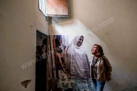 October 4, 2017: Dream City in the Medina of Tunis. Exhibition and installation by visual artist Héla Ammar titled “A contre-jour” (Backlit): in photography, backlighting occurs when light strikes the subject from the side opposite the direction in which the viewer is looking; the subject’s features then fade into the background, giving way to its surroundings.It is through this factual illumination that the story shared today by a large portion of our youth begins. This semi-darkness, where the subject fades into the background in favor of the violence and precariousness of their environment, must nevertheless give way to another light—the light that each of these young people carries within themselves as individuals.