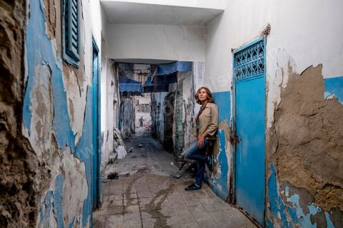 October 4, 2017: Dream City in the Medina of Tunis. Exhibition and installation by visual artist Héla Ammar titled “A contre-jour” (Backlit): in photography, backlighting occurs when light strikes the subject from the side opposite the direction in which the viewer is looking; the subject’s features then fade into the background, giving way to its surroundings.It is through this factual illumination that the story shared today by a large portion of our youth begins. This semi-darkness, where the subject fades into the background in favor of the violence and precariousness of their environment, must nevertheless give way to another light—the light that each of these young people carries within themselves as individuals.