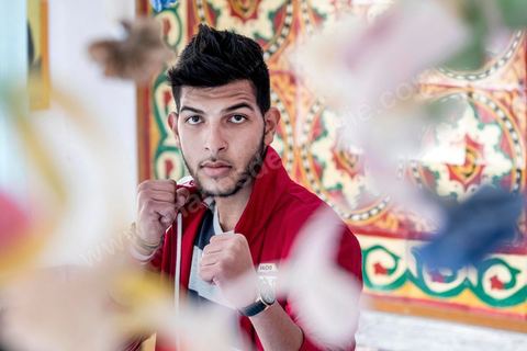 30 novembre : à Bir Ali Marxen, champion de Kum Fu rêve de partir pratiquer son sport en Italie, en Tunisie il n'y a pas d'avenir ni de soutien de l'état pour les champions d'Arts Martiaux. 