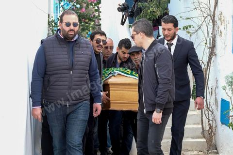 20 novembre 2017 : Arrivée au cimetière du cercueil de Azzedine Alaïa dasn le village de Sidi Bou Saïd, banlieue de Tunis
