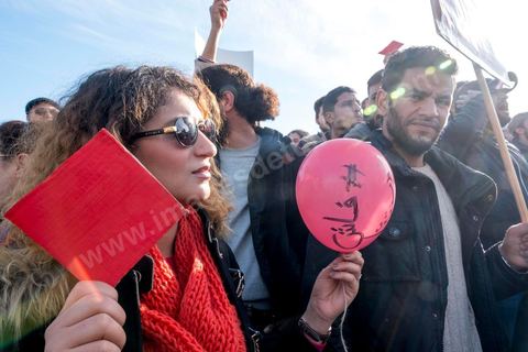 26 janvier 2018 : une centaine de manifestations s'est réunie se vendredi après midi devant l'Assemblée (ARP) au Bardo à l'appel du mouvement "Fech Nestanew" contre la loi de Finances 2018 et les arrestations policières durant les mouvemants sociaux du mois de janvier. Les manifestants ont scandés des slogans contre le ministère de l’Intérieur et les agents des forces de l’ordre postés devant le siège de l’ARP ce qui a provoqué des affrontements entre manifestants et agents de sécurité.Mais le constat est un essouflement du mouvement qui n'arrive pas à mobiliser depuis le début des mouvements sociaux. 