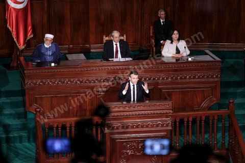 February 1, 2018: Speech by Emmanuel Macron before members of the ARP (Assembly of People’s Representatives) at the Bardo in Tunisia. After emphasizing that Tunisia’s challenges are primarily economic, the French president stated that “painful reforms are necessary for Tunisia to become a truly attractive destination.”From 2016 to 2020, France’s aid for Tunisia’s economic recovery totaled 1.2 billion euros, with an additional 500 million euros allocated for 2020–2022. “If you fail, we fail” was the phrase Macron repeated throughout his 24-hour state visit.