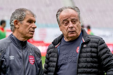 18 février 2018 : Bertrand Marchand, entraineur du CA depuis décembre 2017. à Tunis c'est le grand jour celui du Derby Foot, le match entre les deux meilleures équipes actuelles du championnat et les deux équipes phares de Tunis, le Club Africain (CA) contre l'Espérance de Tunis (EST) au grand stade de Radès dans la banlieue sud de Tunis. Ce match retour est à l'avantage du CA qui dispose de la billetterie. Au vu des nombreux affrontements de supporters et des groupes d'ultras dans les stades entre eux et avec la police, seulement 23000 billets sont mis en vente (pour une capacité de 60000) dont 1200 pour l'EST mais qui ne seront qu'une petite cinquantaine dans la tribune sud. Le match se terminera par la victoire surprise du CA sur le score de 2 à 1. 